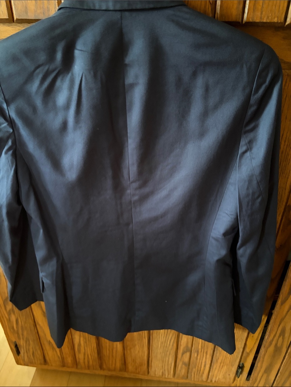 Liz Claiborne Navy Women's Tailored Blazer
100% cotton
Size 4 - Picture 2 of 7